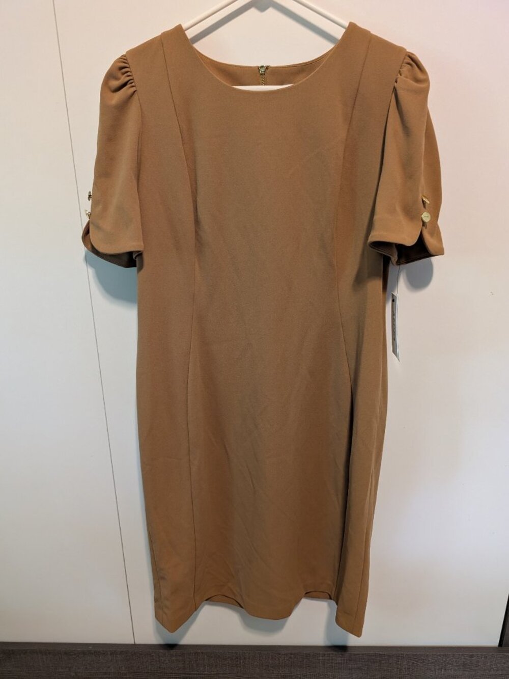 DKNY Women's Short Tulip Sleeve Sheath Dress with Button Detail - 16